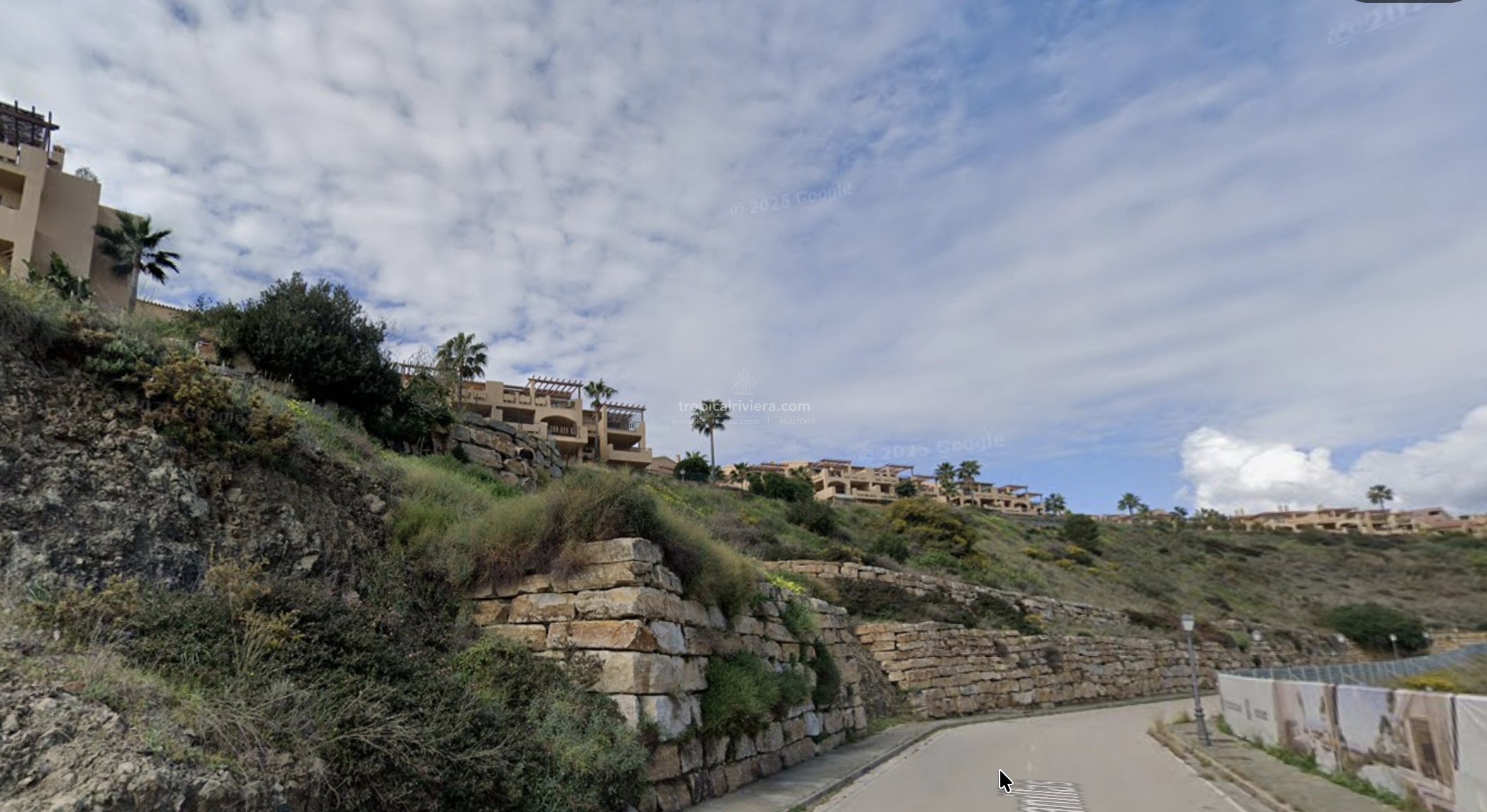 For Sale – Plot in Tierra Viva 1,233 sqm – Benahavis, Spain