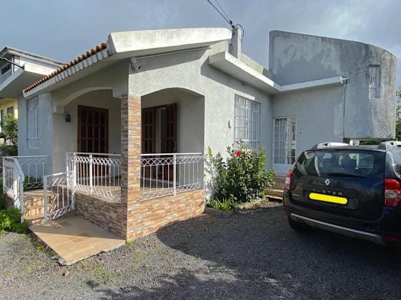 Location - Appartement de 2 chambres entièrement meublé - Belvédère, Flacq