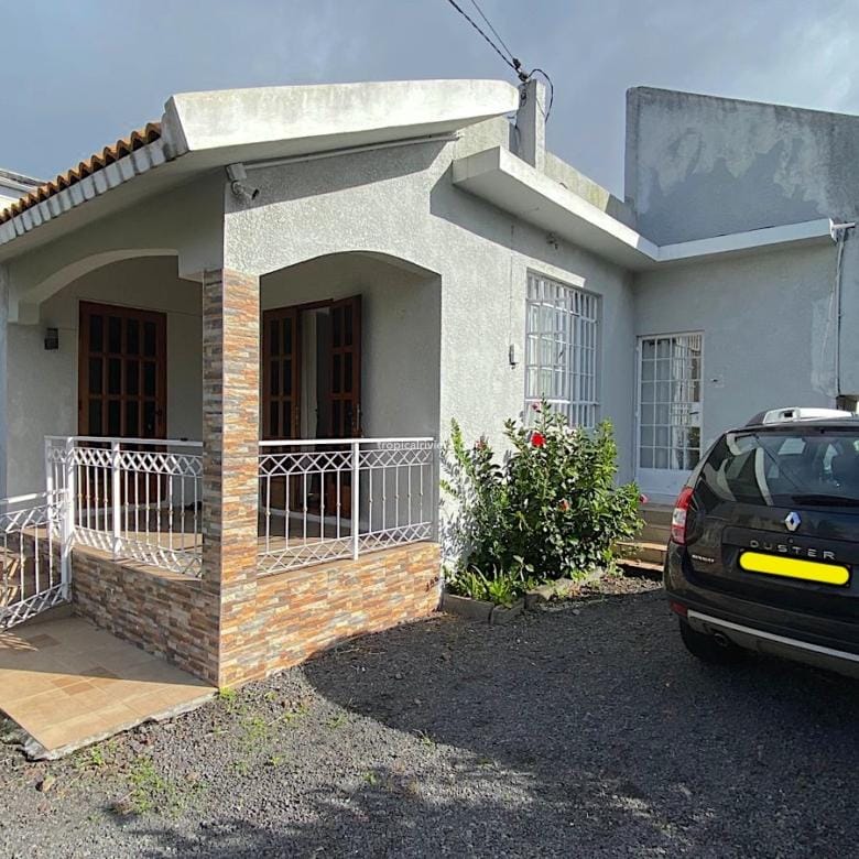 Rental – 2 Bedroom Fully Furnished Apartment – Belvedere, Flacq