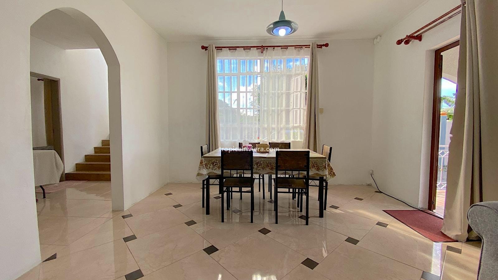 Rental – 2 Bedroom Fully Furnished Apartment – Belvedere, Flacq