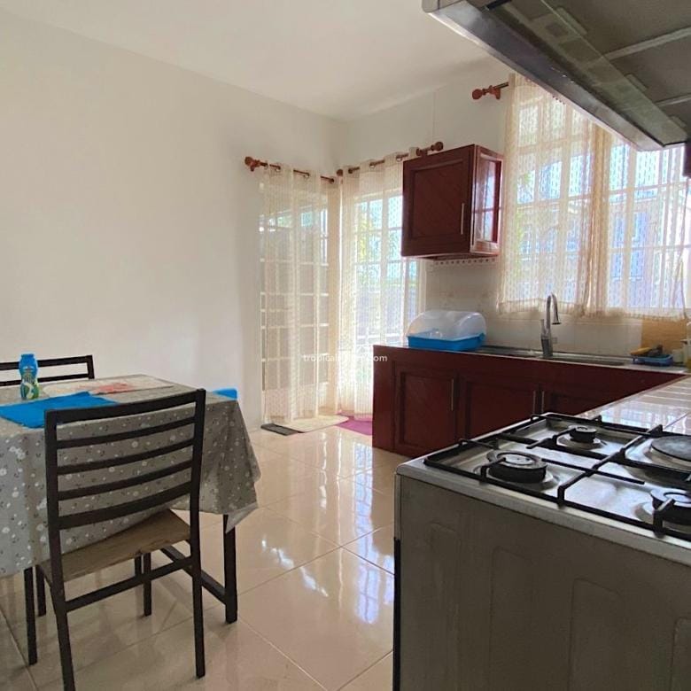 Rental – 2 Bedroom Fully Furnished Apartment – Belvedere, Flacq
