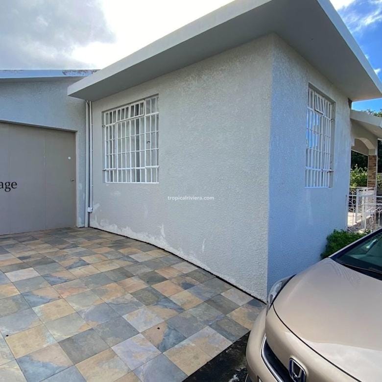 Rental – 2 Bedroom Fully Furnished Apartment – Belvedere, Flacq