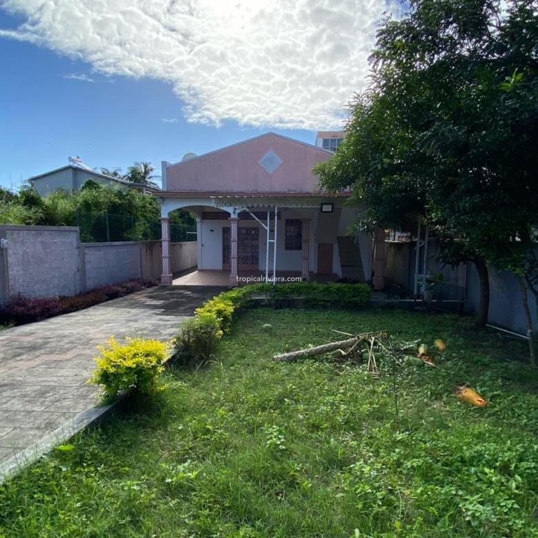 Rental – Three Bedroom Fully Furnished House / Villa – Pereybere