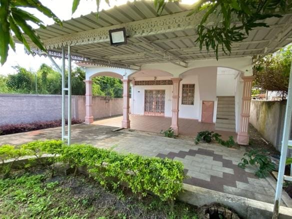 Rental – Three Bedroom Fully Furnished House / Villa – Pereybere