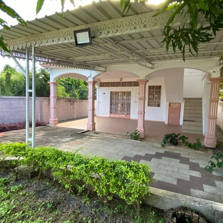 Rental – Three Bedroom Fully Furnished House / Villa – Pereybere