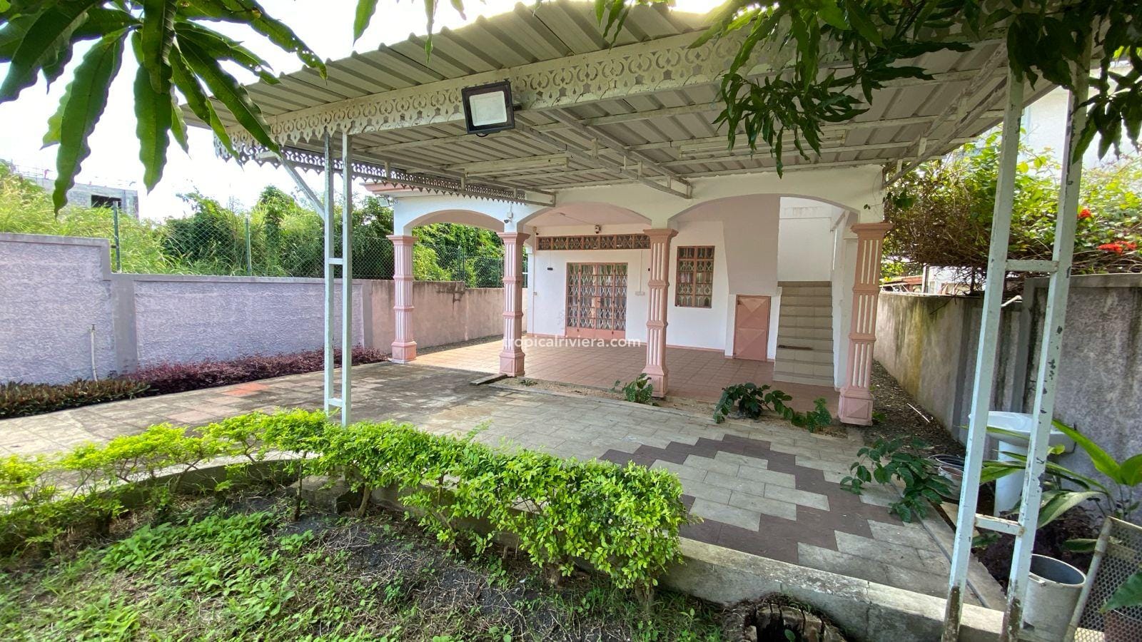 House for rent in pereybere Rental – Three Bedroom Fully Furnished House / Villa – Pereybere