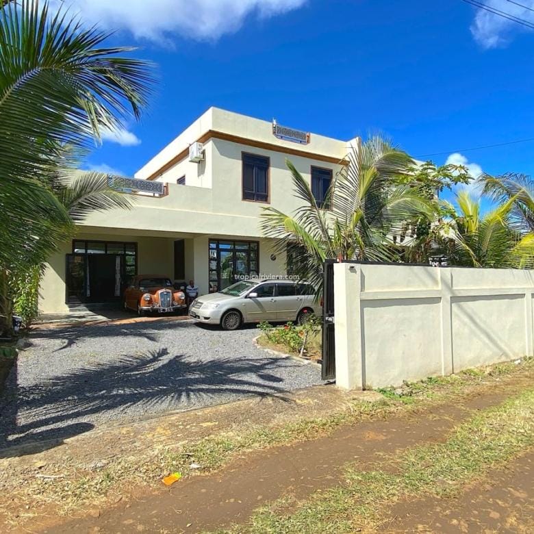 Rental – Three Bedroom Fully Furnished Duplex 180m2 – Trou Aux Biches