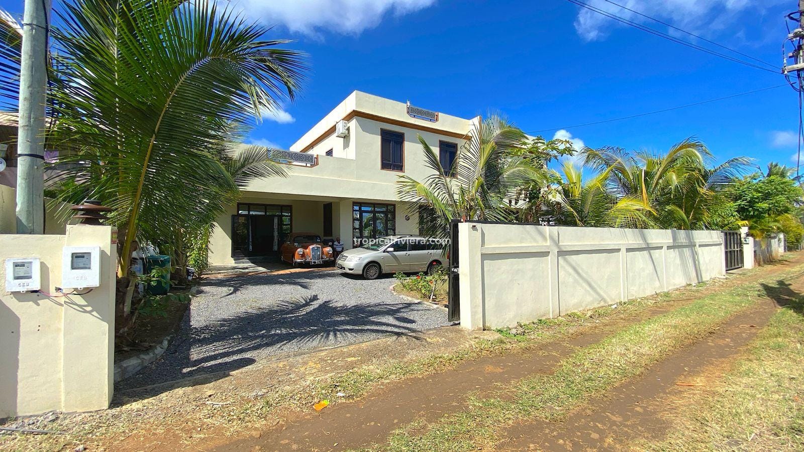 WhatsApp Image 2025-08-02 at 16.04.59 Rental – Three Bedroom Fully Furnished Duplex 180m2 – Trou Aux Biches