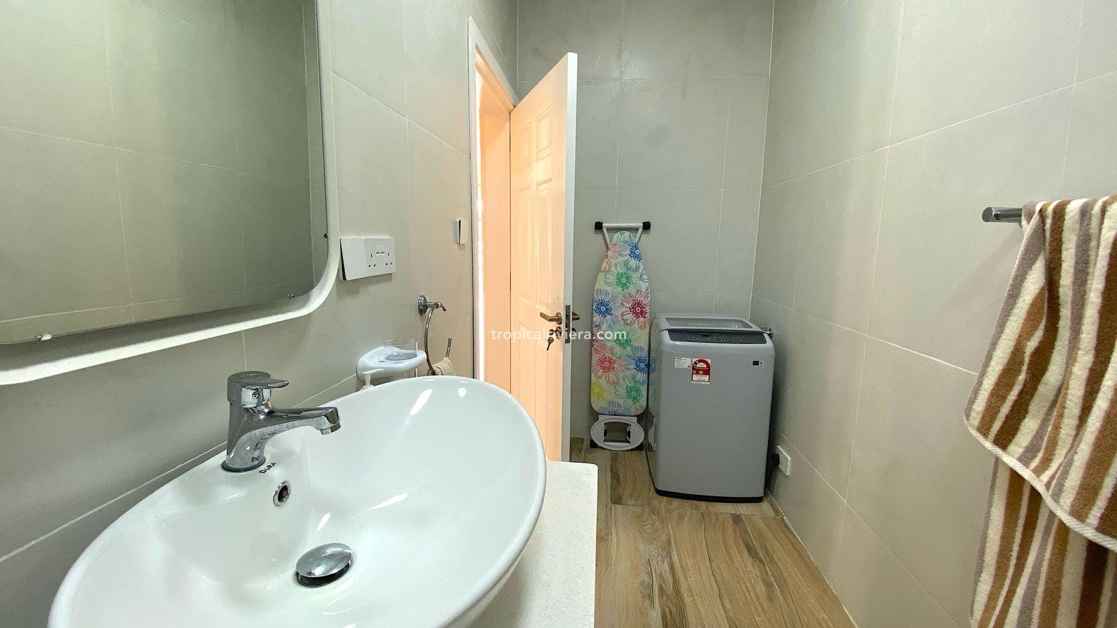 Rental – Two Bedroom + extra room,  attached house 80 m2 – Curepipe