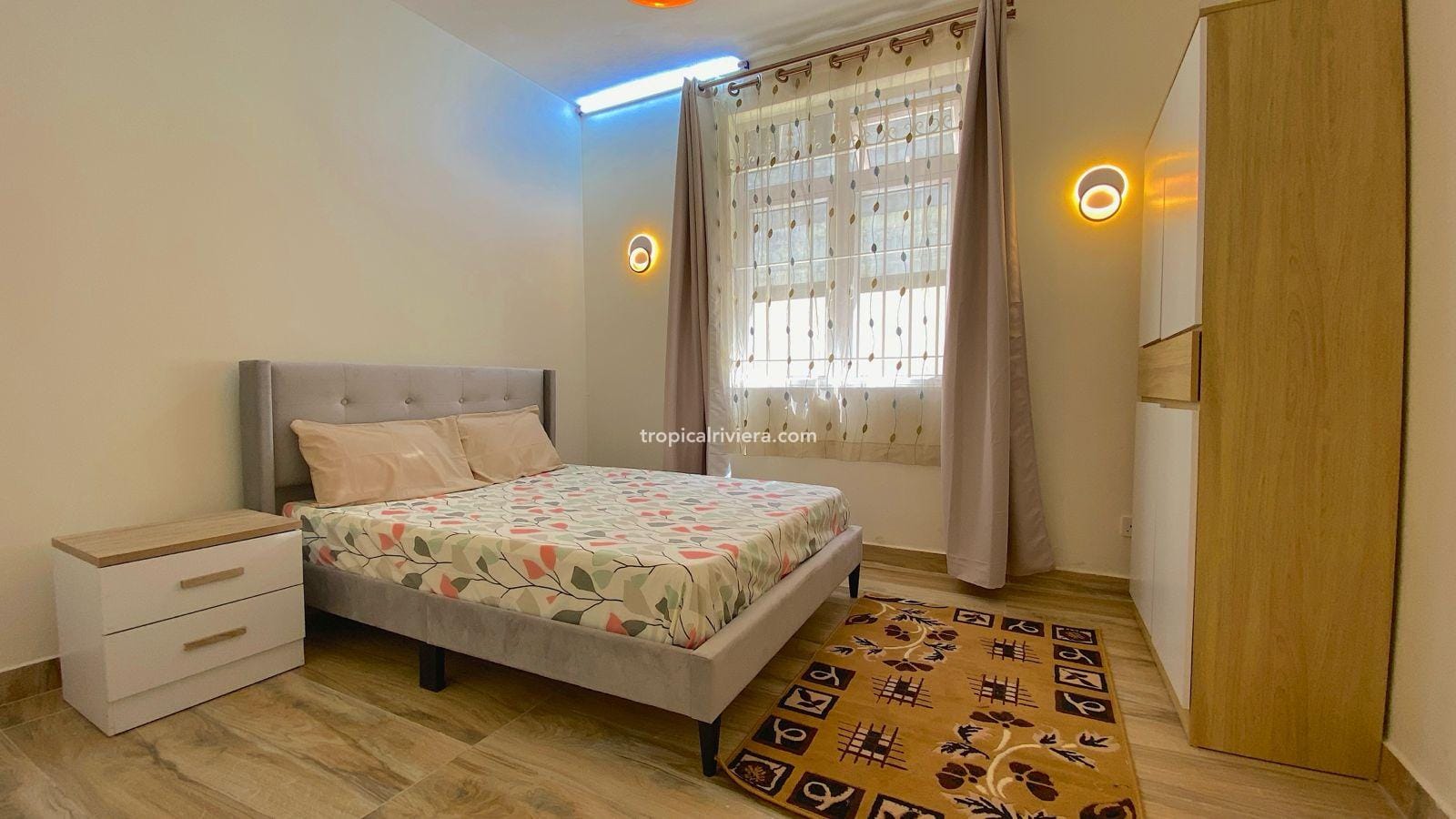 Rental – Two Bedroom + extra room,  attached house 80 m2 – Curepipe