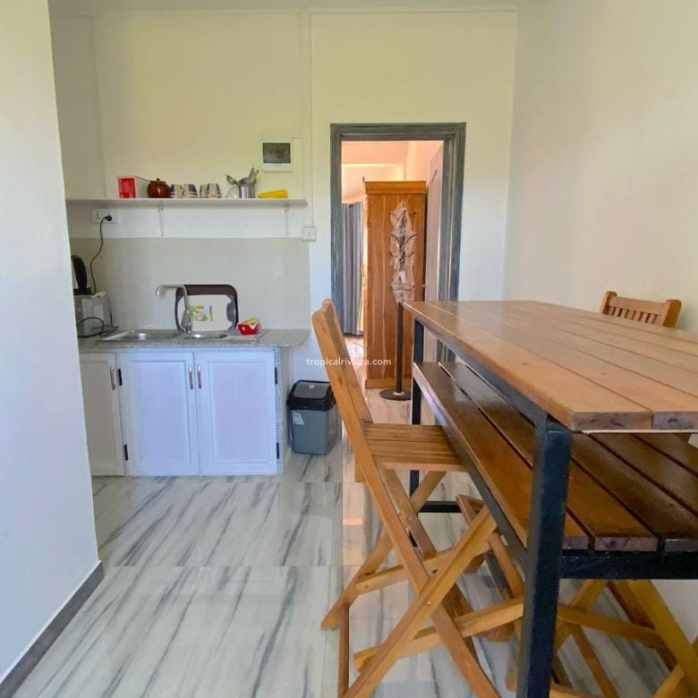 Rental – One Bedroom Furnished Apartment with shared pool – Calodyne