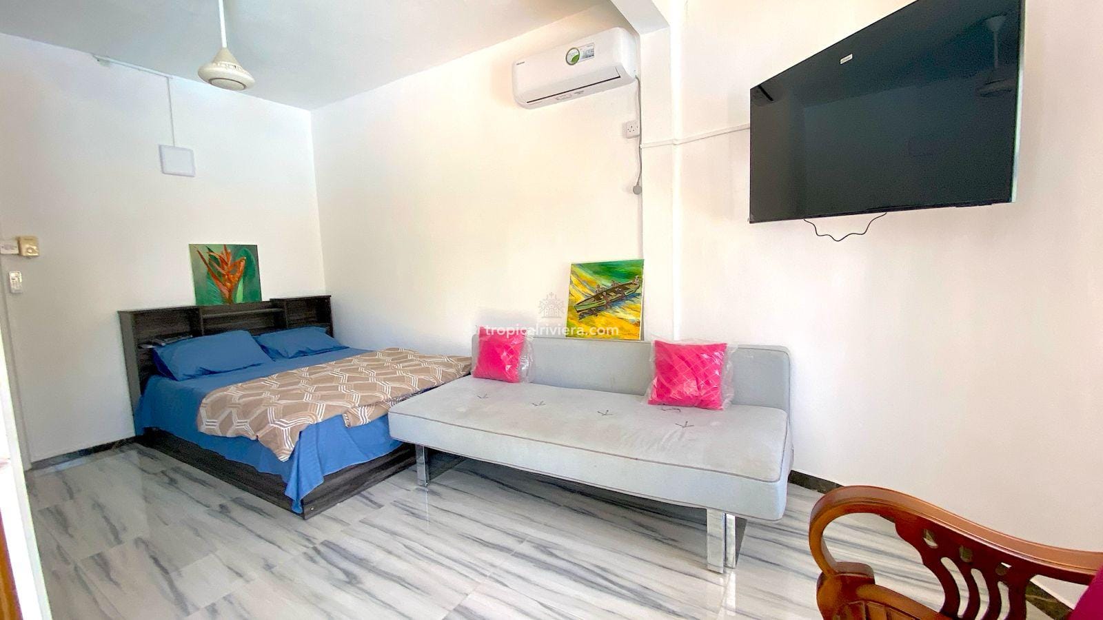 Rental – One Bedroom Furnished Apartment with shared pool – Calodyne