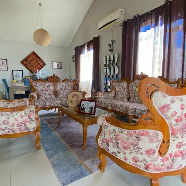 For Sale – 6 Bedroom House Semi Furnished – Goodlands