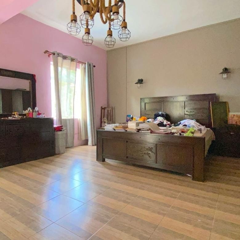 For Sale – 6 Bedroom House Semi Furnished – Goodlands