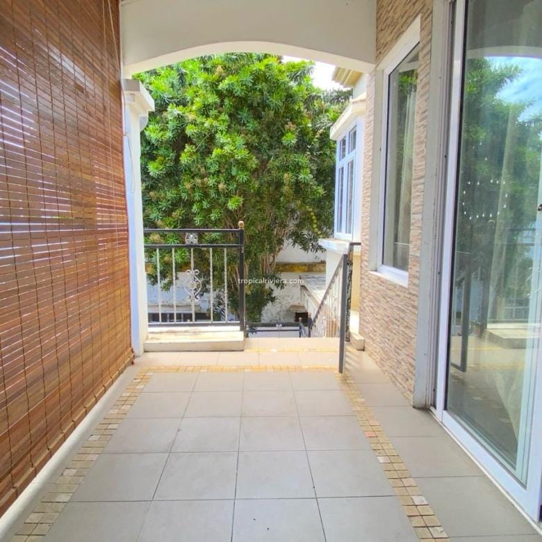 For Sale – 6 Bedroom House Semi Furnished – Goodlands