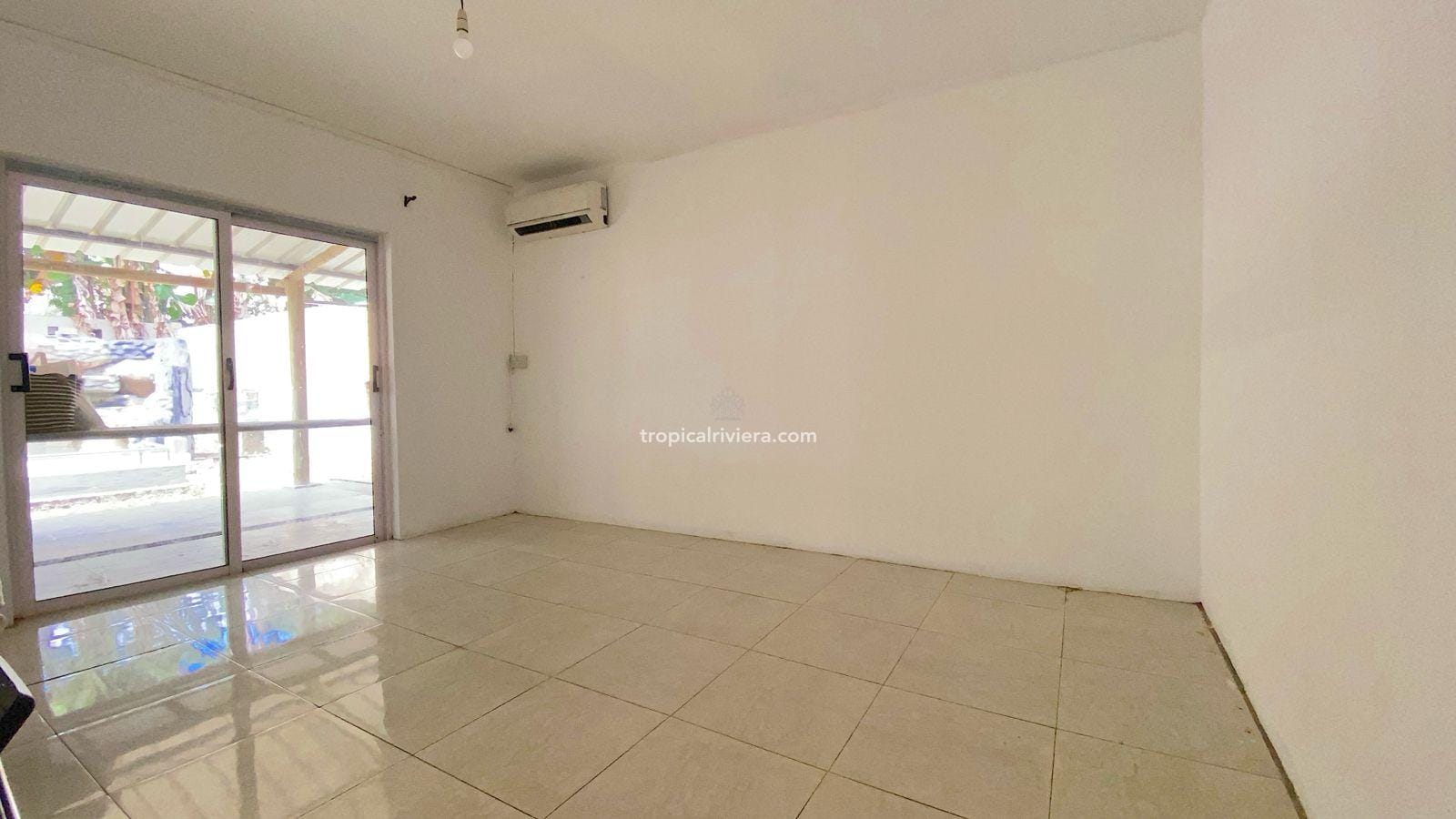 For Sale – 6 Bedroom House Semi Furnished – Goodlands