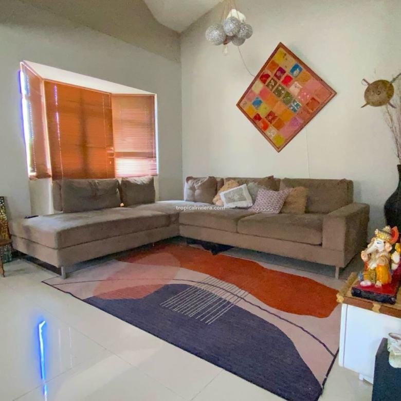For Sale – 6 Bedroom House Semi Furnished – Goodlands