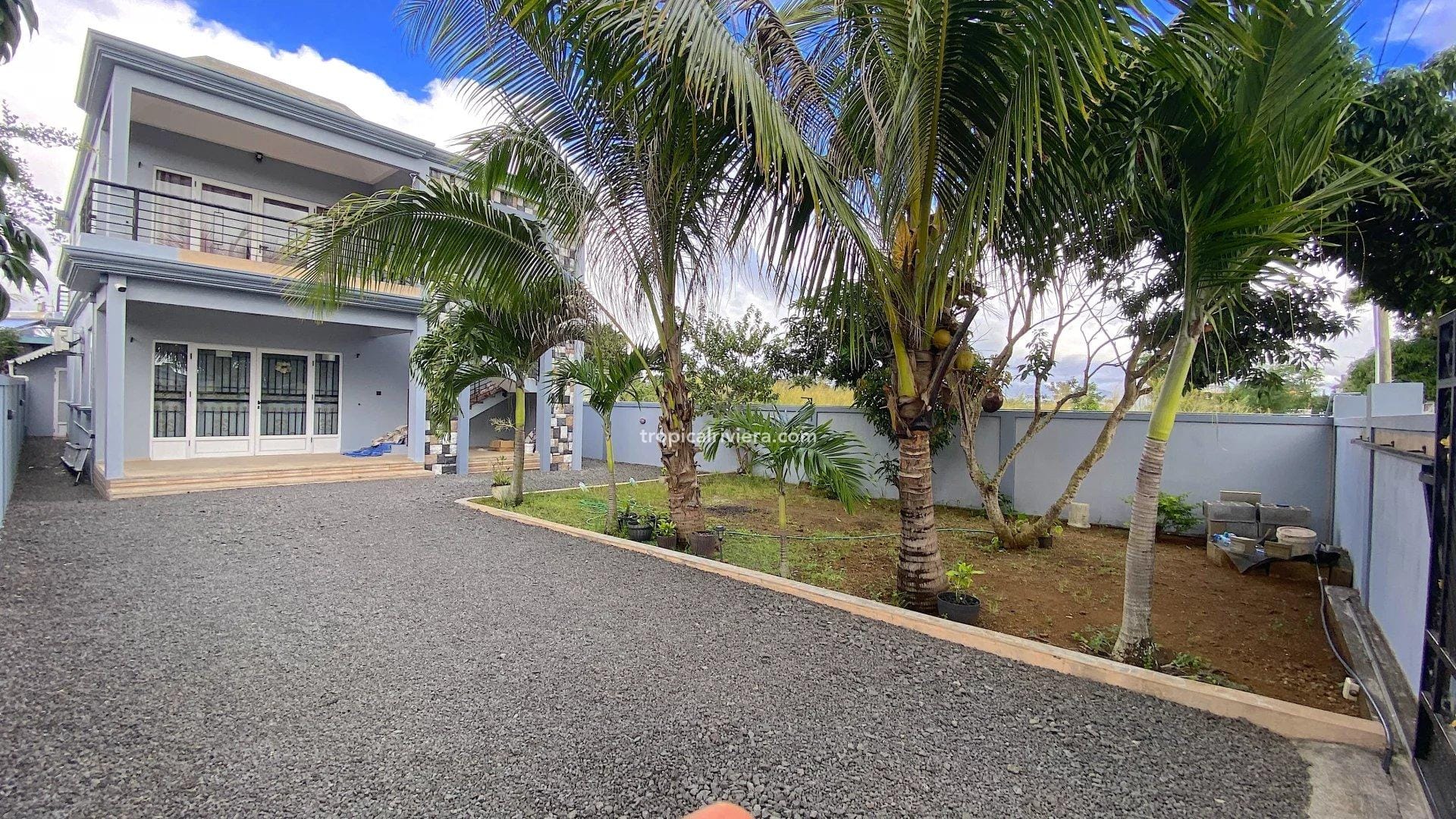 Picture-86377222-1 Spacious 3-Bedroom Fully Furnished Apartment for Rent in Plaines des Papayes – 150 m²