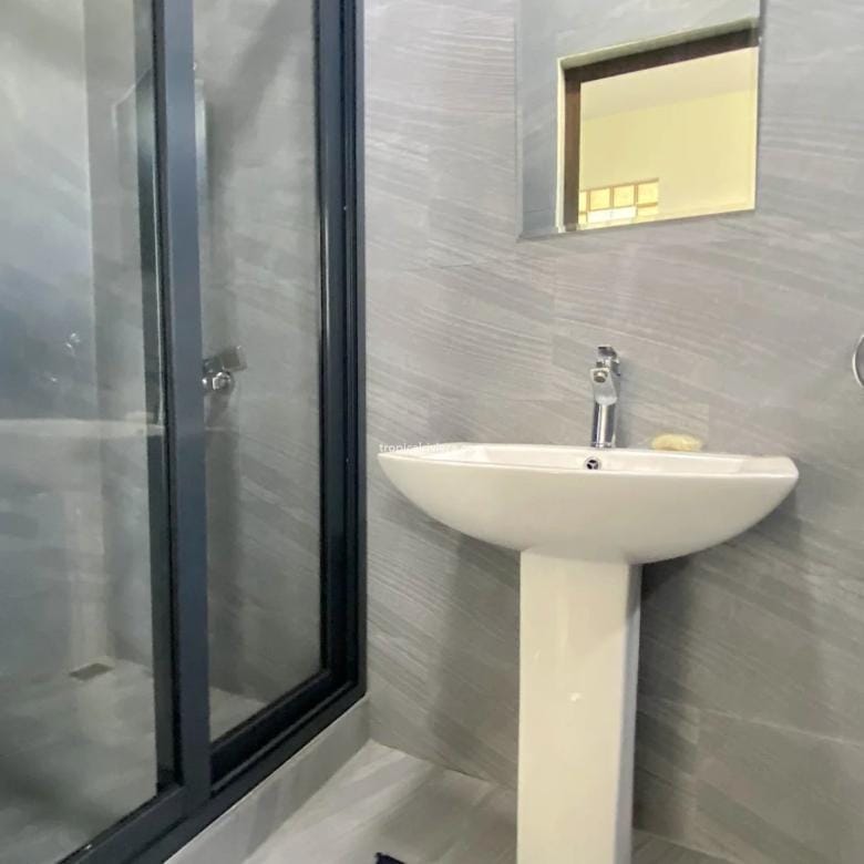 Spacious 3-Bedroom Fully Furnished Apartment for Rent in Plaines des Papayes – 150 m²