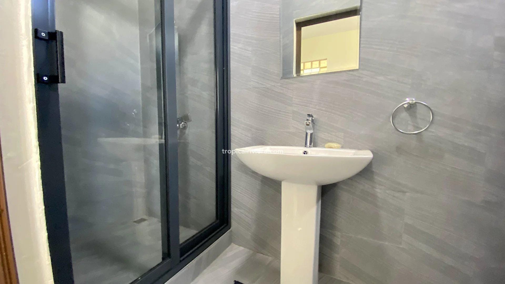 Spacious 3-Bedroom Fully Furnished Apartment for Rent in Plaines des Papayes – 150 m²