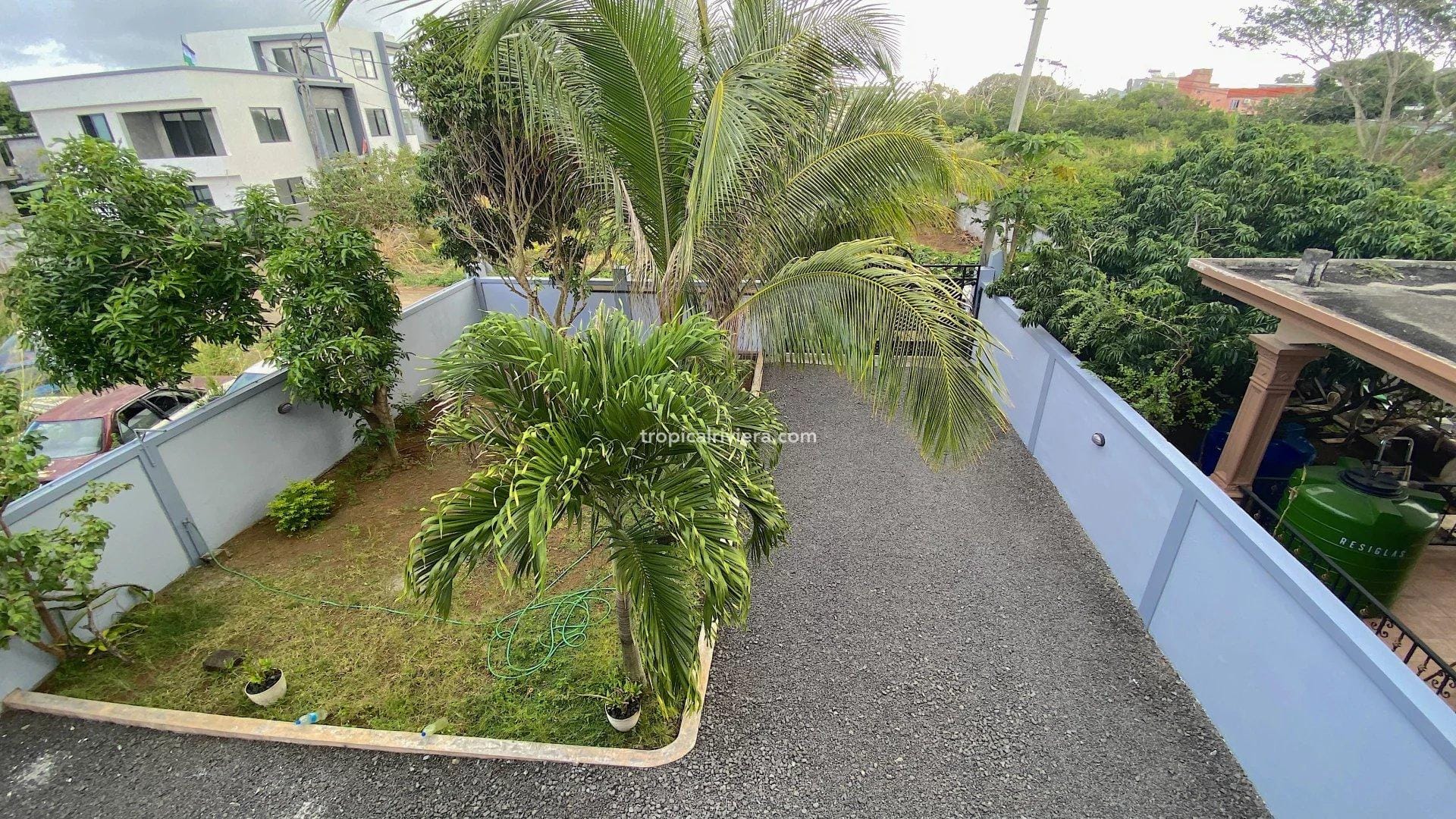 Spacious 3-Bedroom Fully Furnished Apartment for Rent in Plaines des Papayes – 150 m²