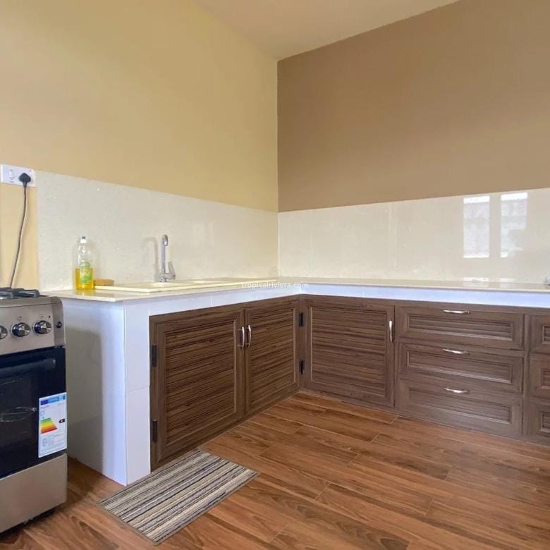 Spacious 3-Bedroom Fully Furnished Apartment for Rent in Plaines des Papayes – 150 m²