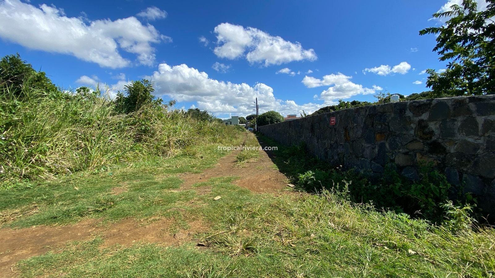 For Sale – Residential Land 1,118.53 m2 – Riche Mare, Centre de Flacq