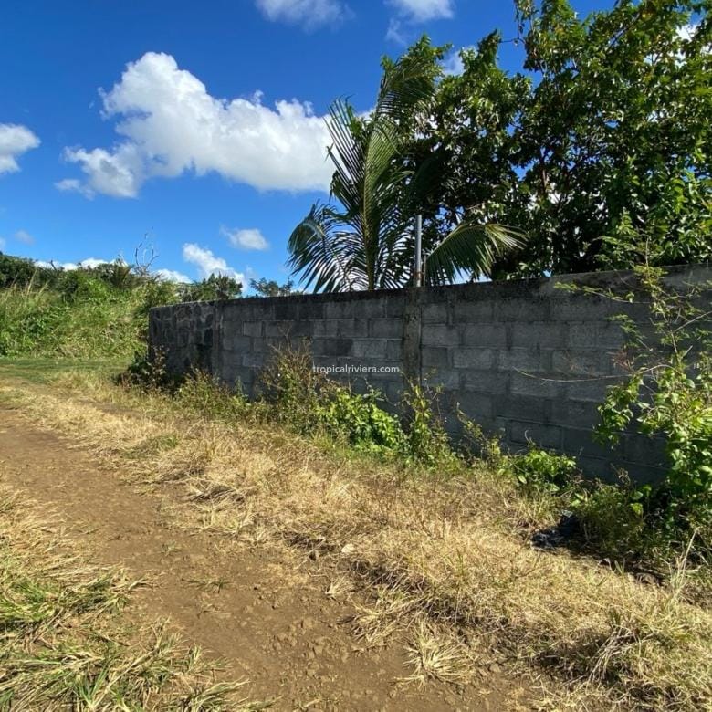 For Sale – Residential Land 1,118.53 m2 – Riche Mare, Centre de Flacq