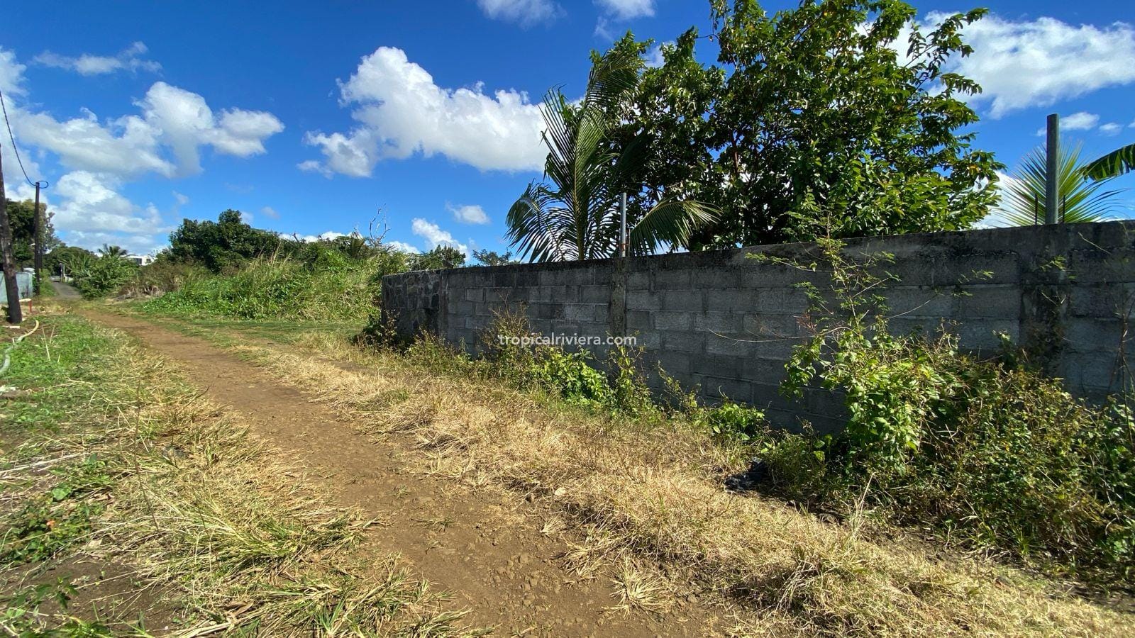 For Sale – Residential Land 1,118.53 m2 – Riche Mare, Centre de Flacq