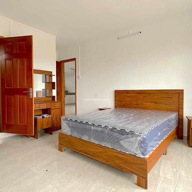 Rental – 4 Bedroom ( 2 ensuite ) Fully Furnished House/Villa – Centre de Flacq
