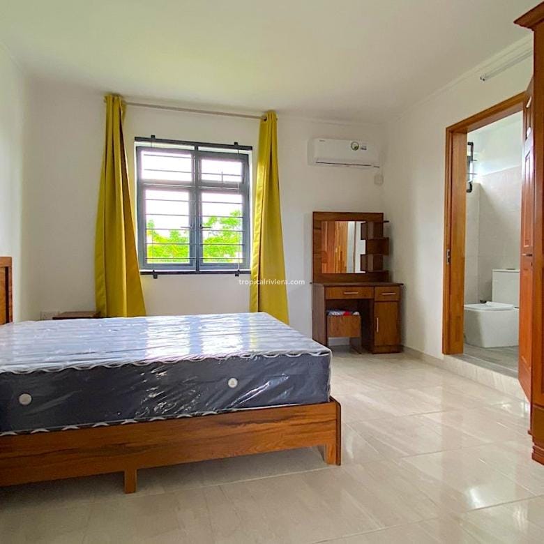 Rental – 4 Bedroom ( 2 ensuite ) Fully Furnished House/Villa – Centre de Flacq