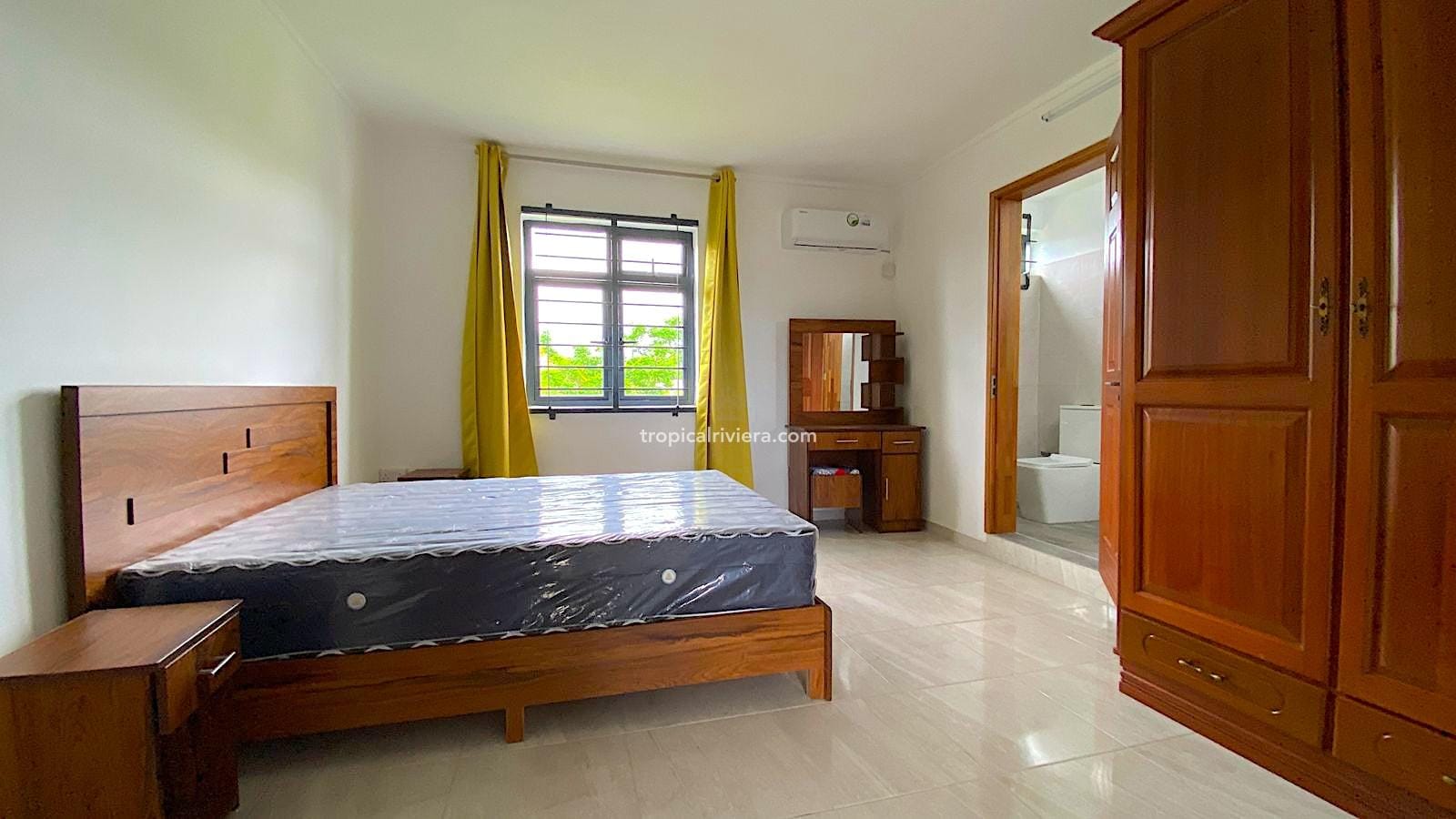 Rental – 4 Bedroom ( 2 ensuite ) Fully Furnished House/Villa – Centre de Flacq