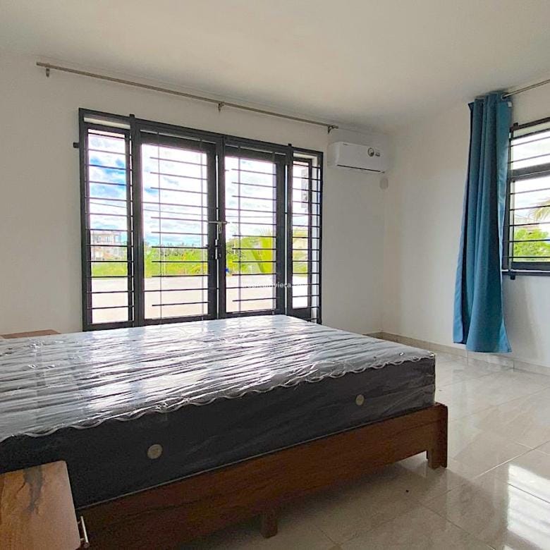 Rental – 4 Bedroom ( 2 ensuite ) Fully Furnished House/Villa – Centre de Flacq