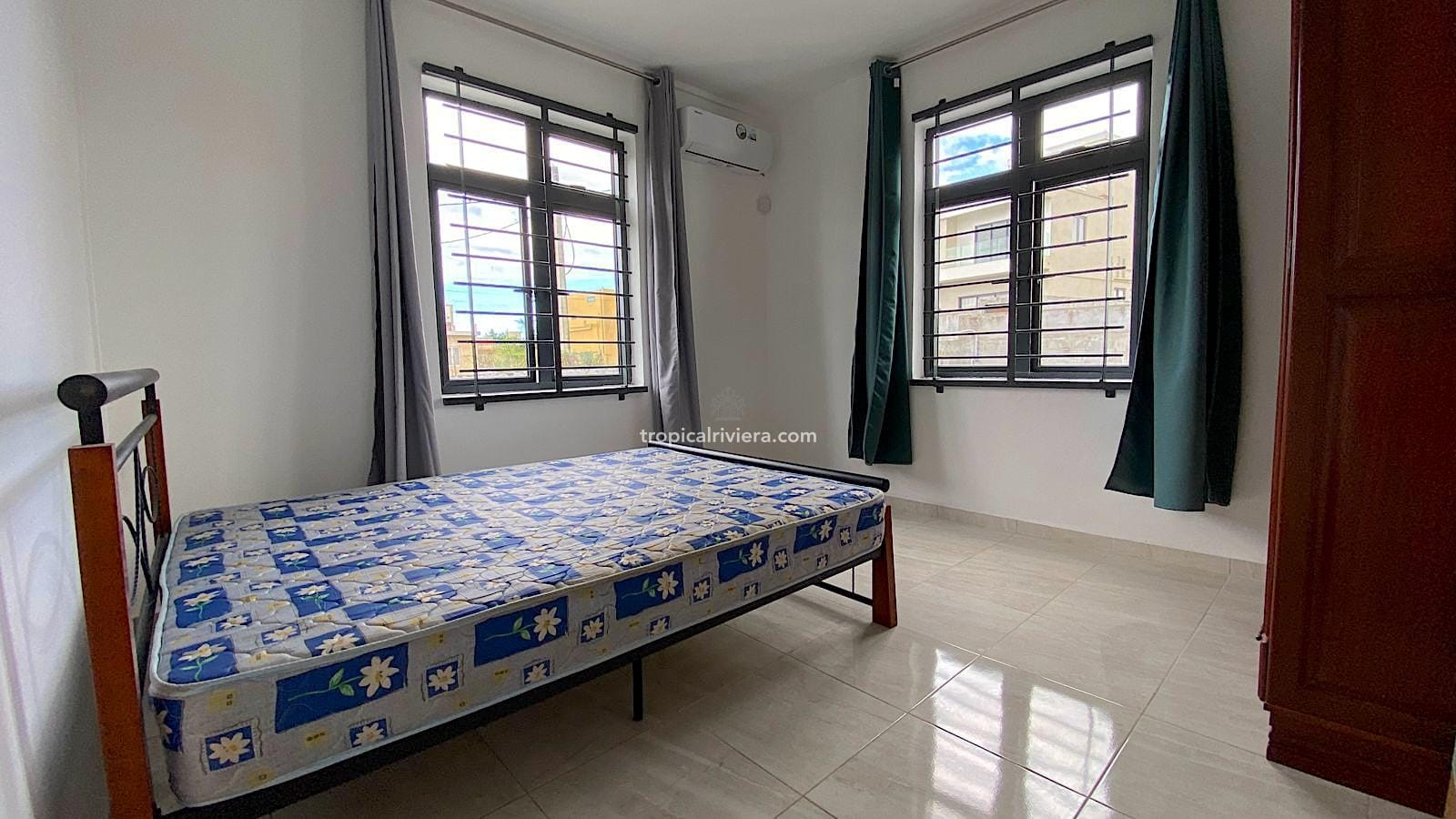 Rental – 4 Bedroom ( 2 ensuite ) Fully Furnished House/Villa – Centre de Flacq