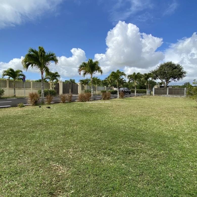 For Sale – Residential Land 1,310 m² in a Private Gated Residence – The Mount, Pamplemousses