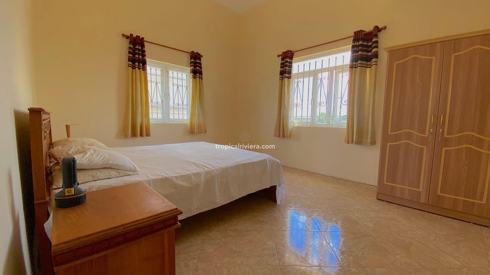 For Sale – 6 Bedroom unfurnished villa ( 3 Ensuite ) 320 m² – Mont Choisy