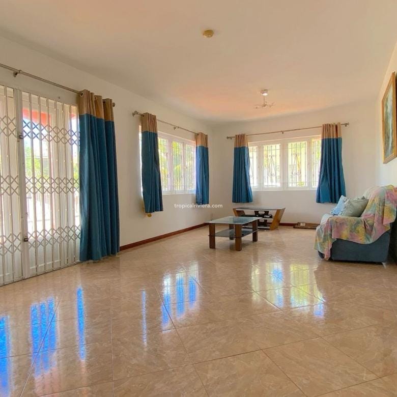 For Sale – 6 Bedroom unfurnished villa ( 3 Ensuite ) 320 m² – Mont Choisy
