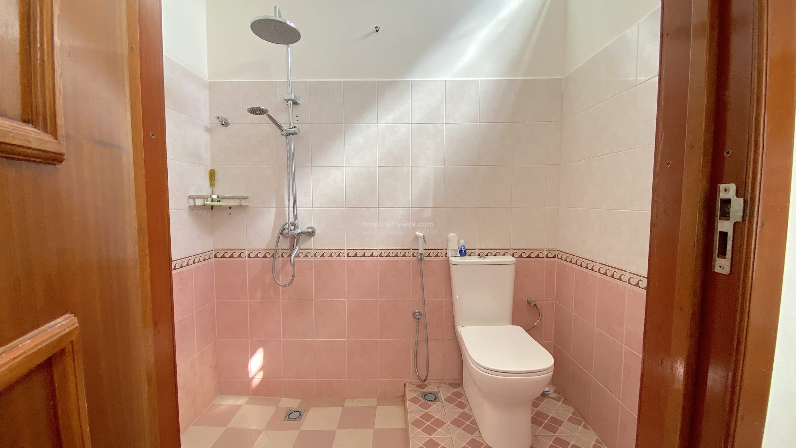 Rental – Three Bedroom Fully Furnished House / Villa – Pereybere