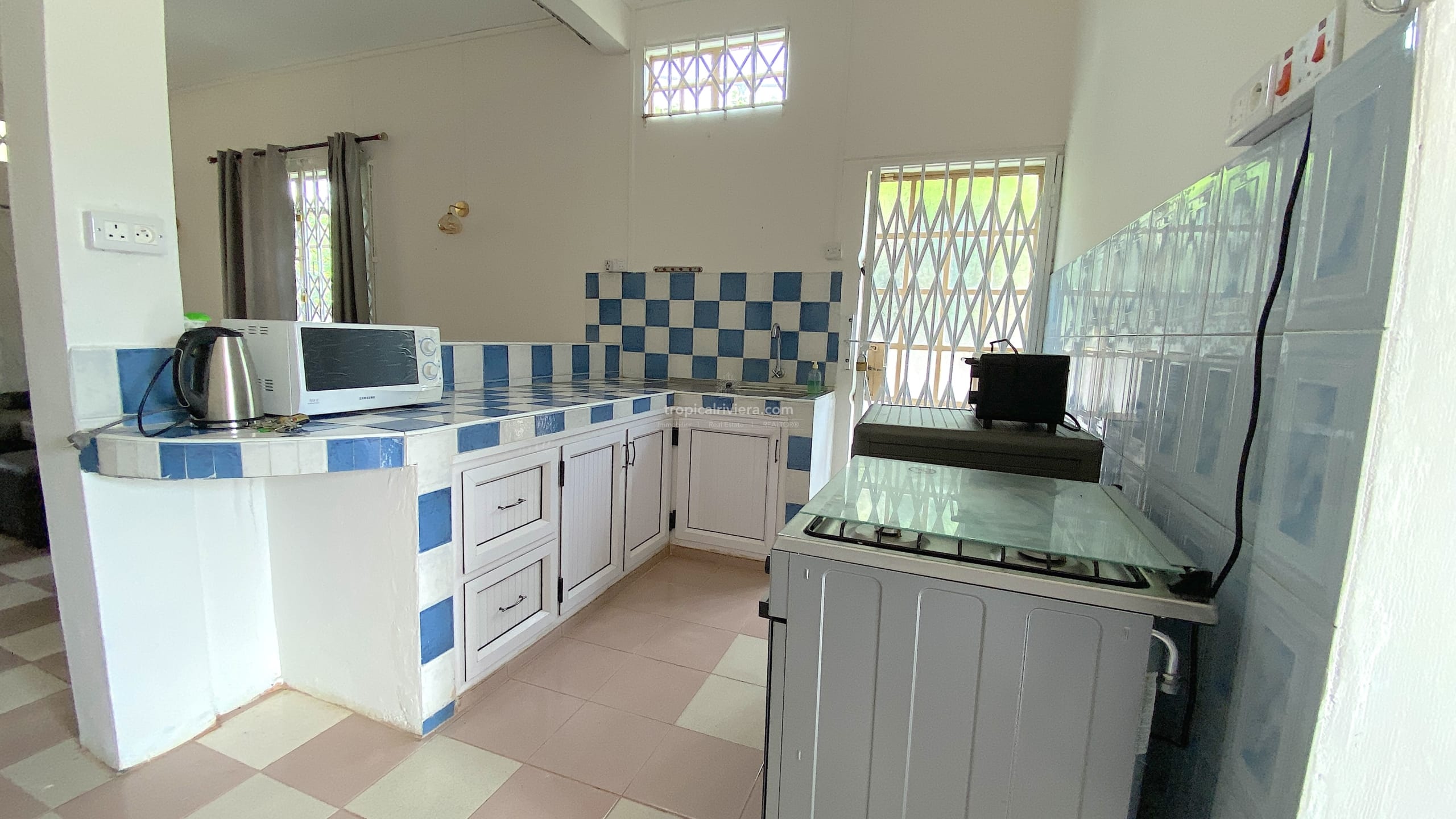Rental – Three Bedroom Fully Furnished House / Villa – Pereybere