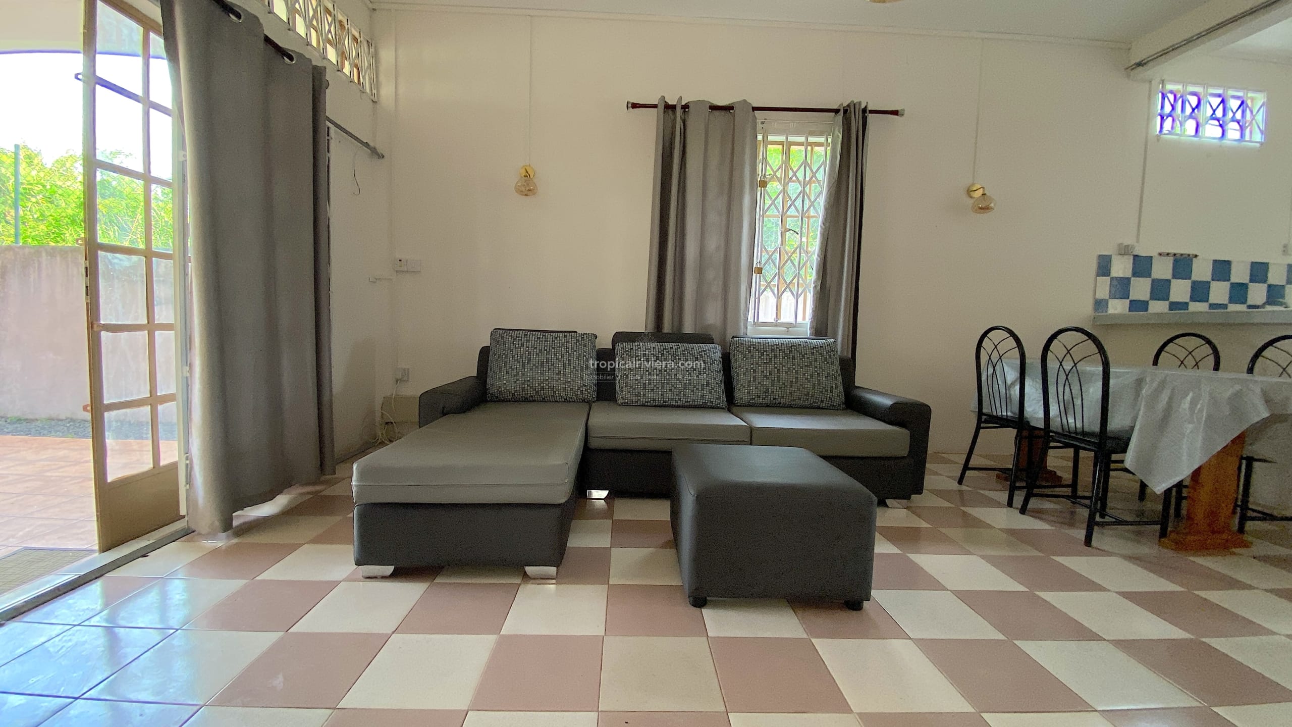 Rental – Three Bedroom Fully Furnished House / Villa – Pereybere