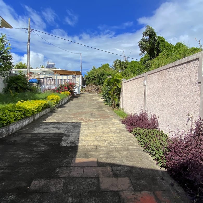 Rental – Three Bedroom Fully Furnished House / Villa – Pereybere