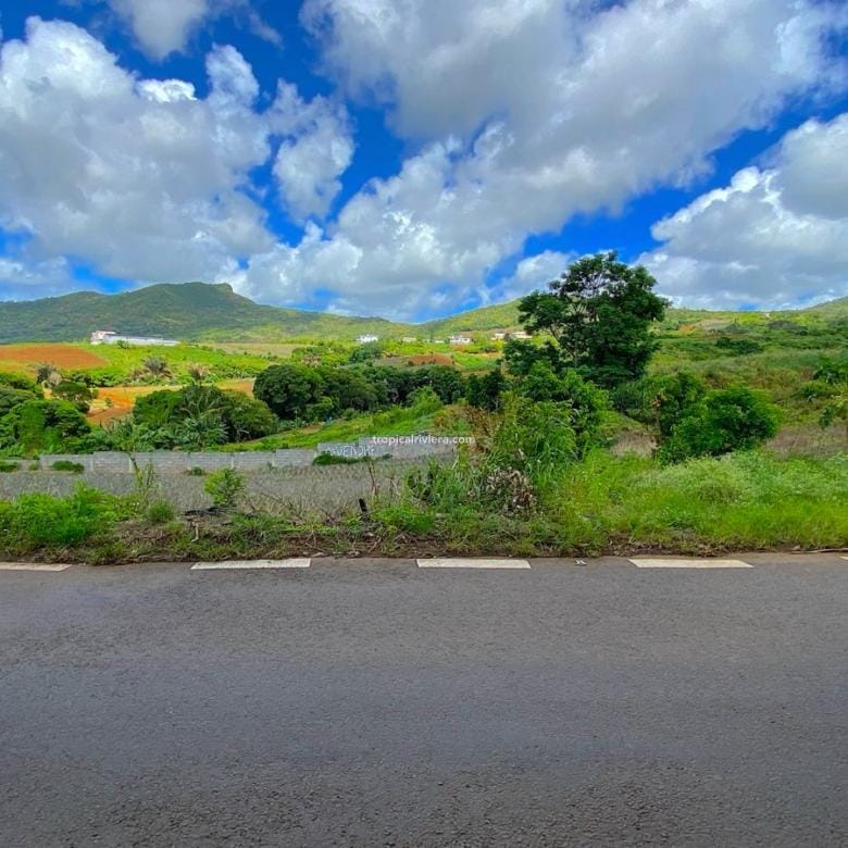 Residential Land for Sale in Les Mariannes – 695 m² Plot with Panoramic Views