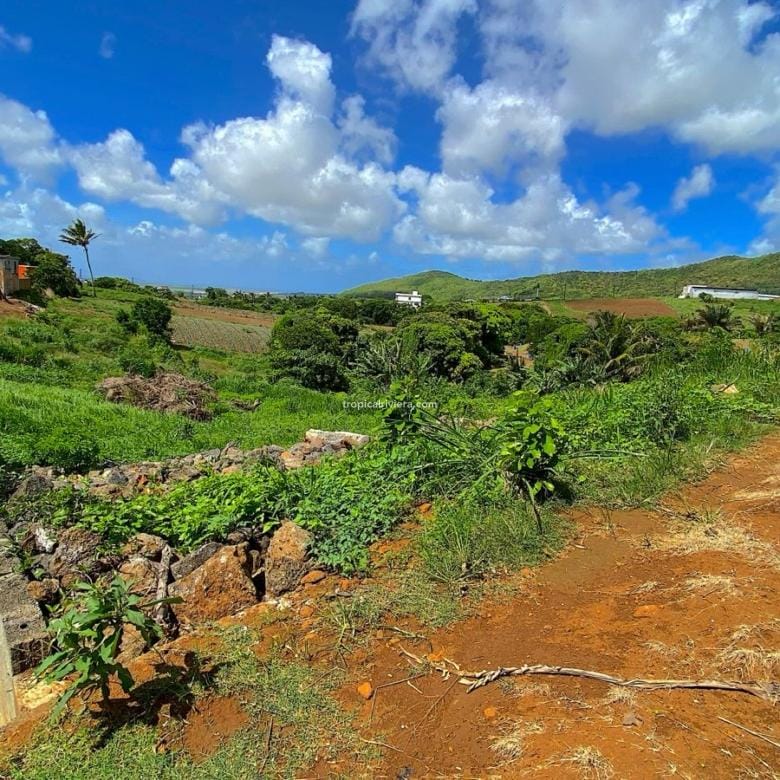 Residential Land for Sale in Les Mariannes – 695 m² Plot with Panoramic Views