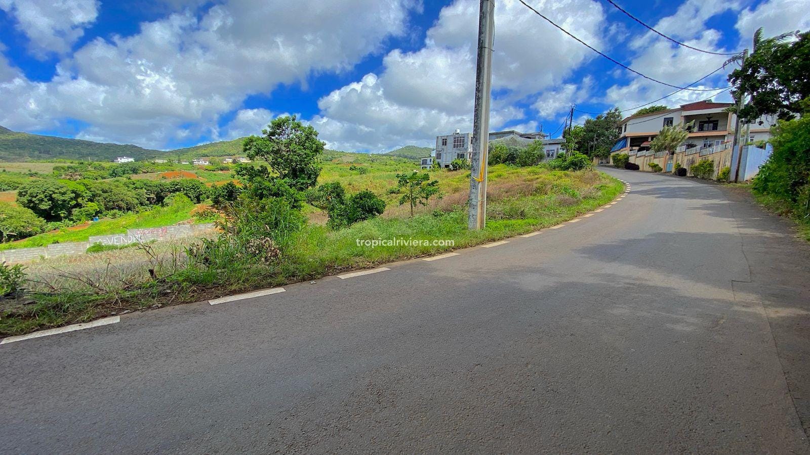 Residential Land for Sale in Les Mariannes – 695 m² Plot with Panoramic Views