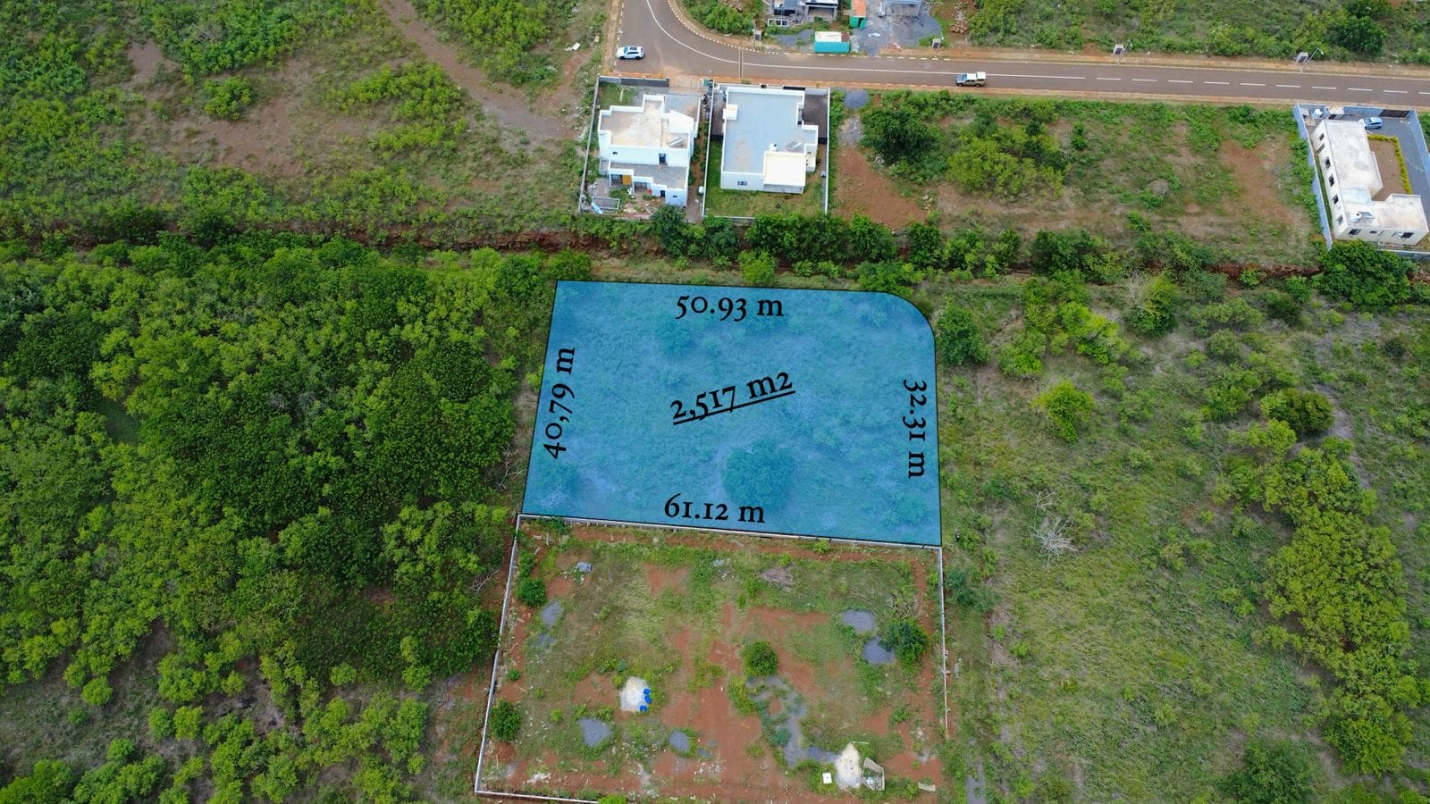 Agricultural land for sale in Albion, with partial sea view (2,517 m²)