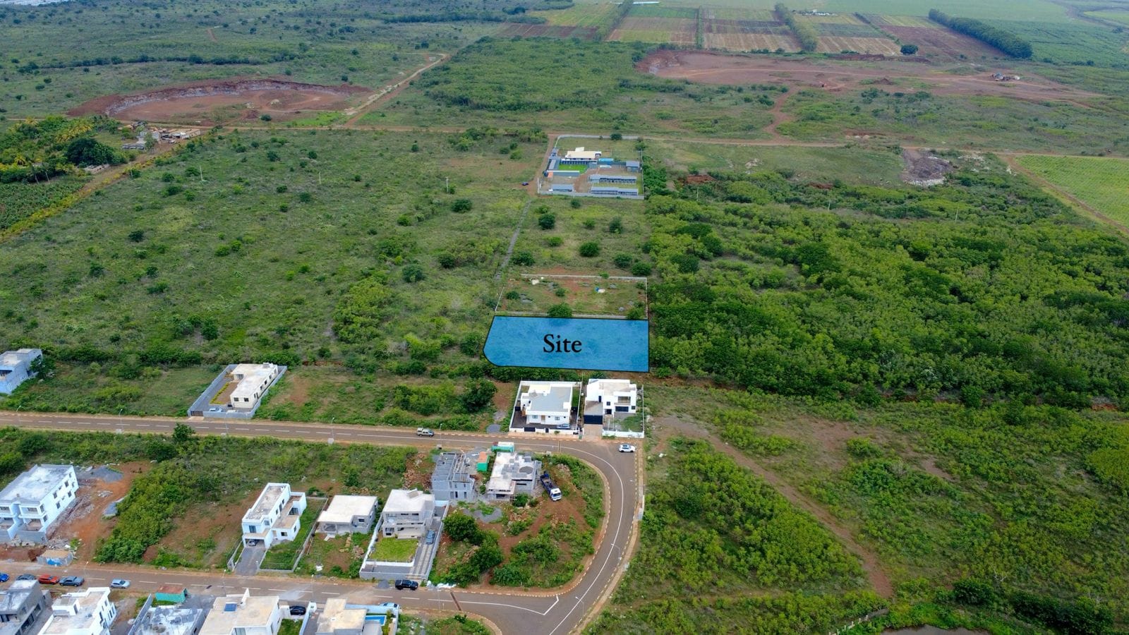 Agricultural land for sale in Albion, with partial sea view (2,517 m²)