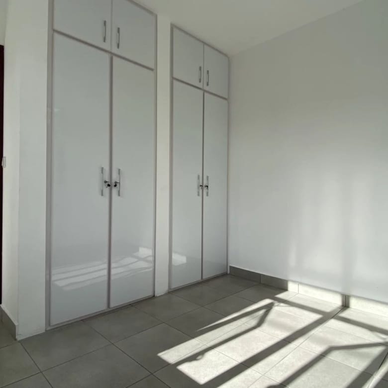 Rental – 6 Bedroom Dormitory/Hostel 250 m2 – Boulet Rouge, Central Flacq