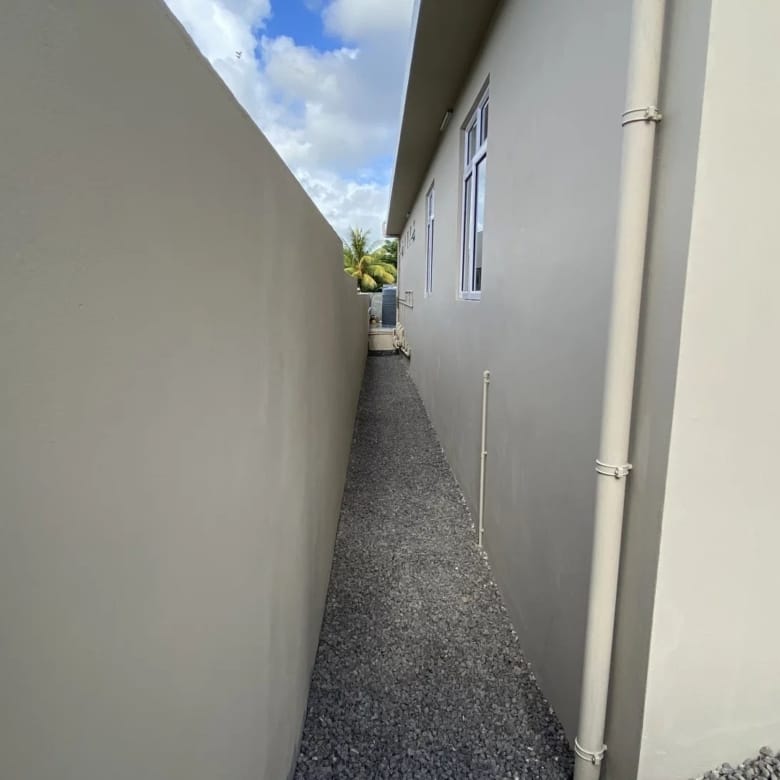 Rental – 6 Bedroom Dormitory/Hostel 250 m2 – Boulet Rouge, Central Flacq