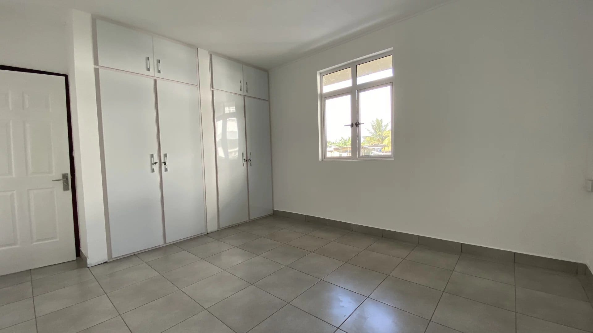 Rental – 6 Bedroom Dormitory/Hostel 250 m2 – Boulet Rouge, Central Flacq