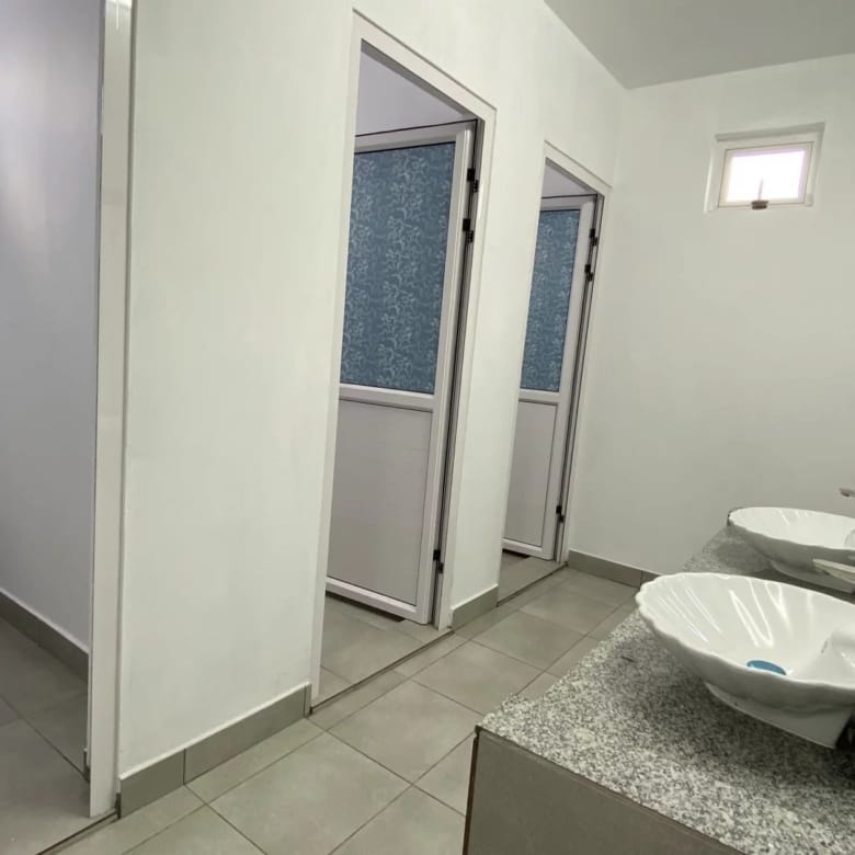 Rental – 6 Bedroom Dormitory/Hostel 250 m2 – Boulet Rouge, Central Flacq